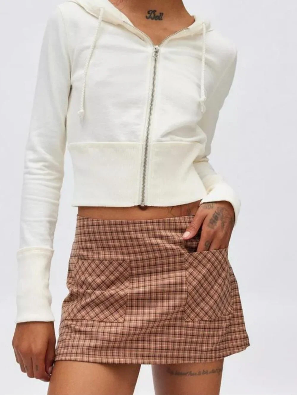 Fits 14/16 NWOT Urban Outfitters Dariah Plaid Patch Pocket Mini Skort Brown